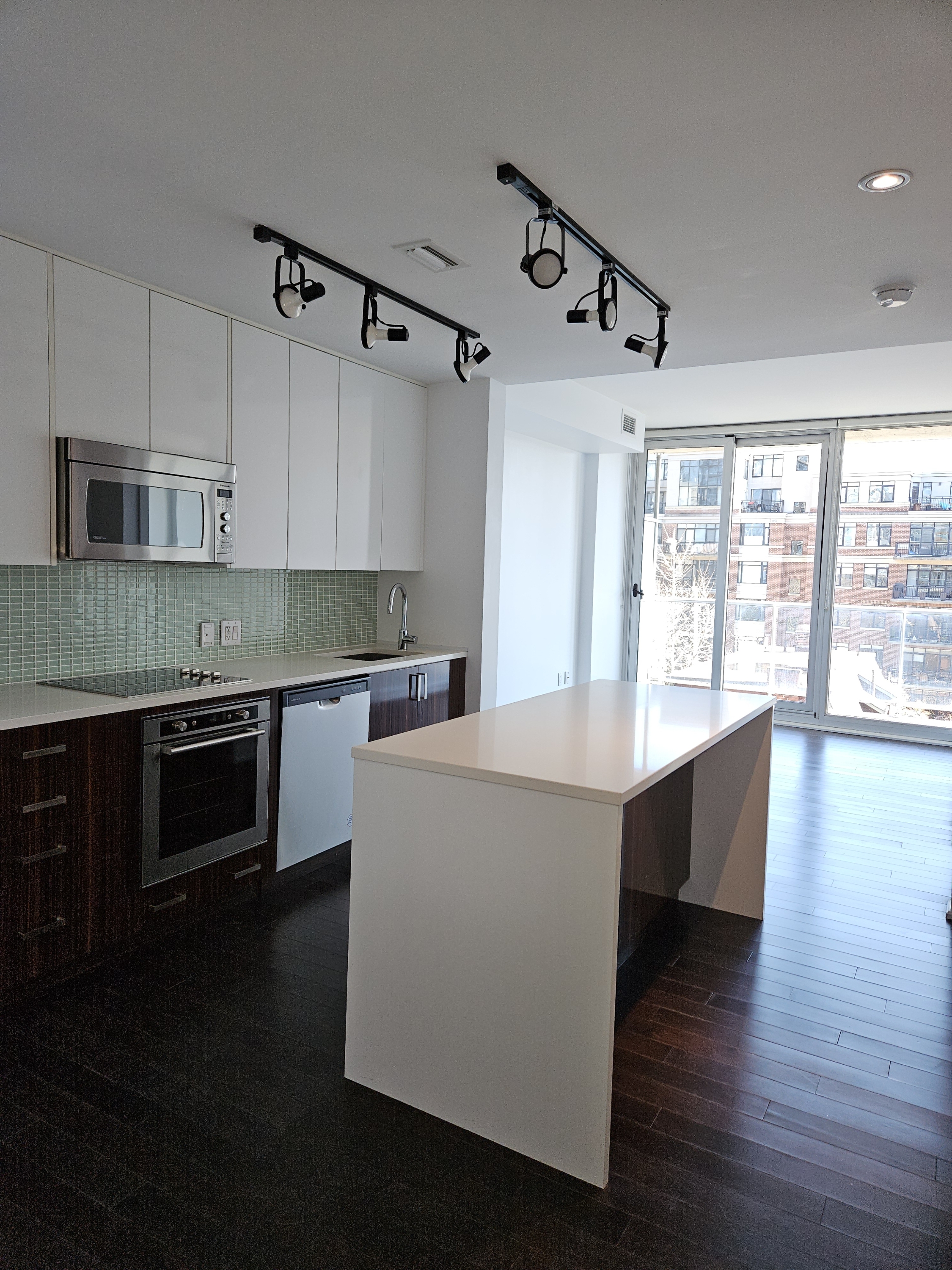 505-300 Lisgar Street